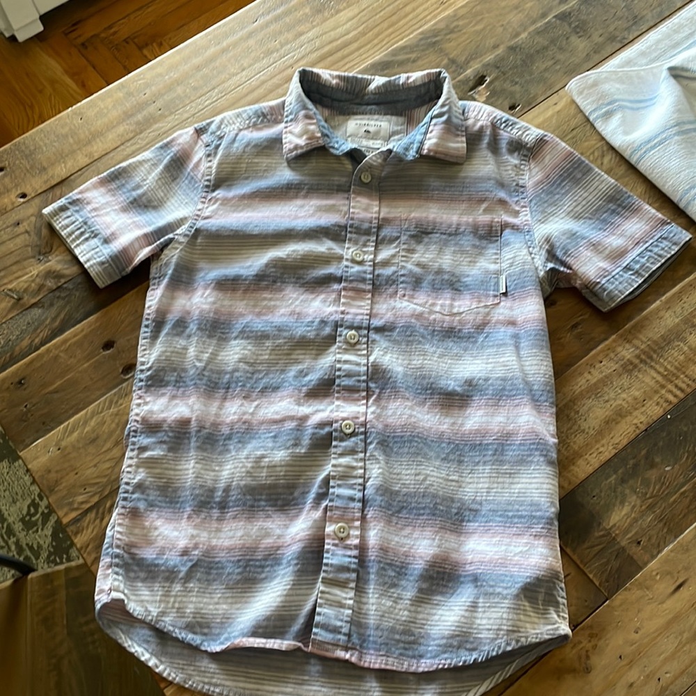 Barley worn. Quicksilver medium size kids button down